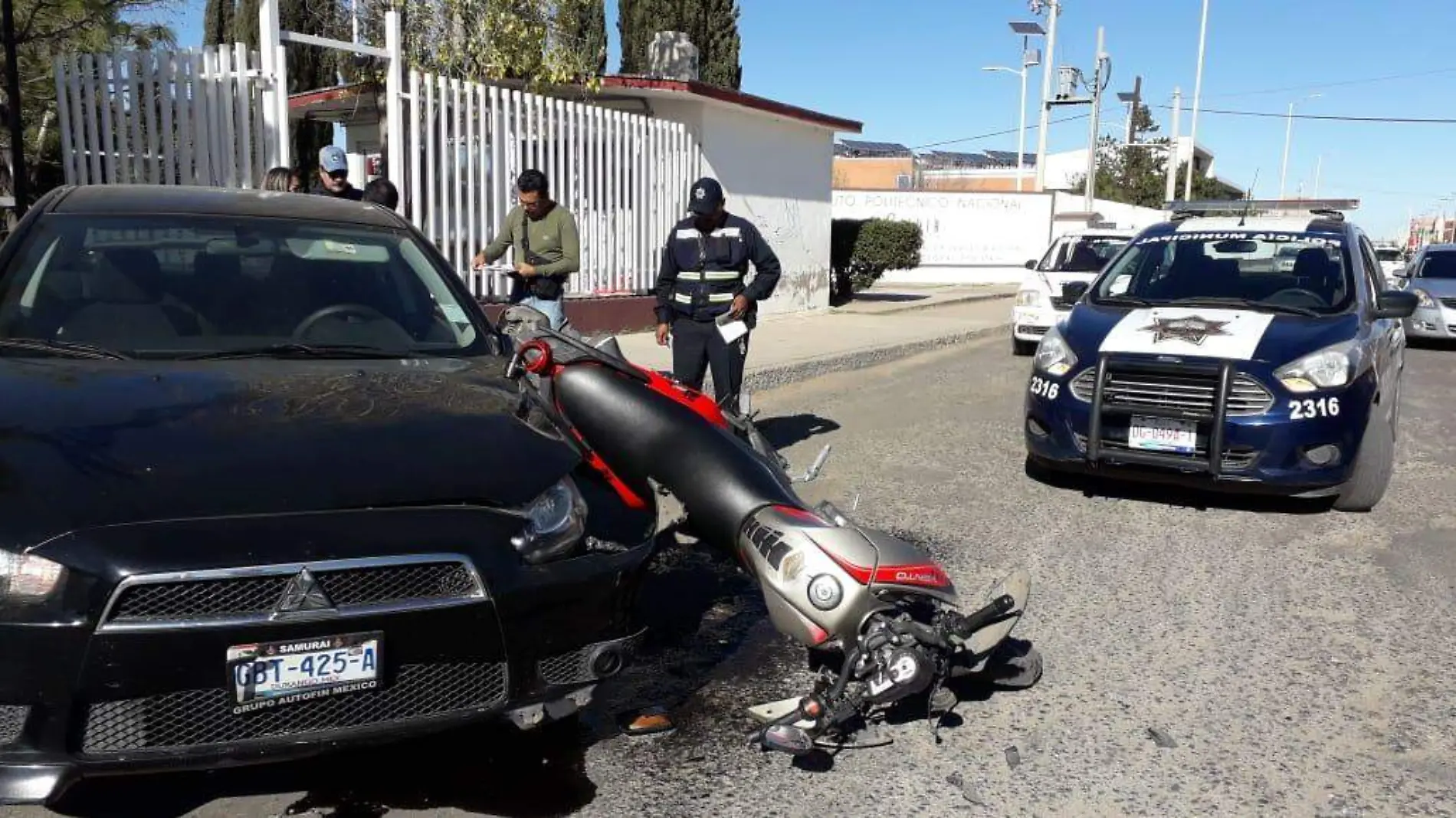 MOTOCICLISTAS  ---policia